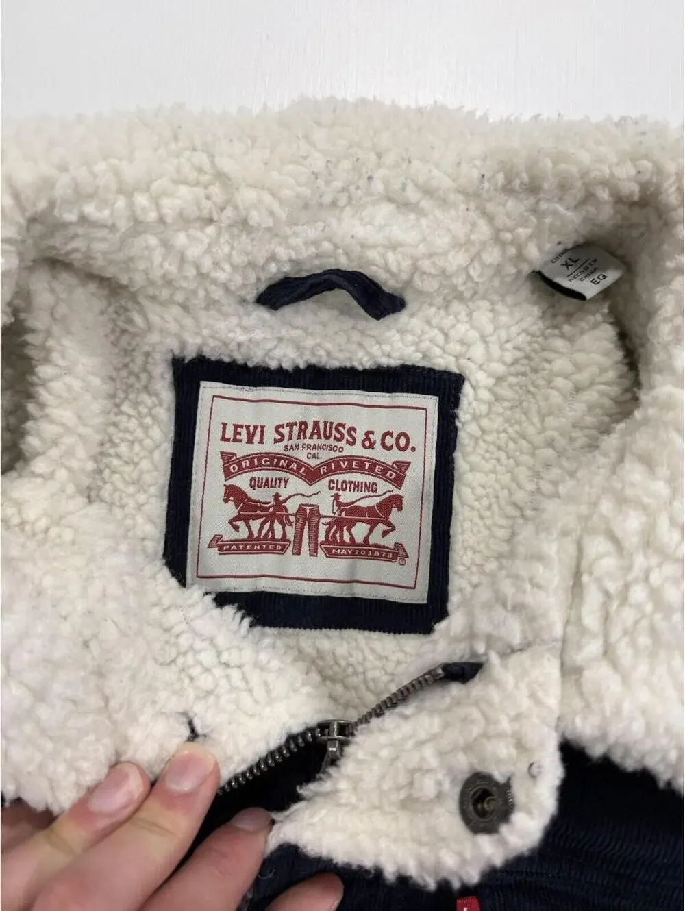 Levi’s Sherpa Trucker Jacket Mens XL Navy Corduroy Fleece Lined Snap Zip